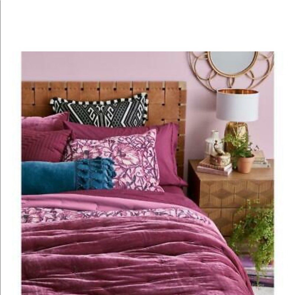 Target opalhouse twin velvet quilt in merlot.